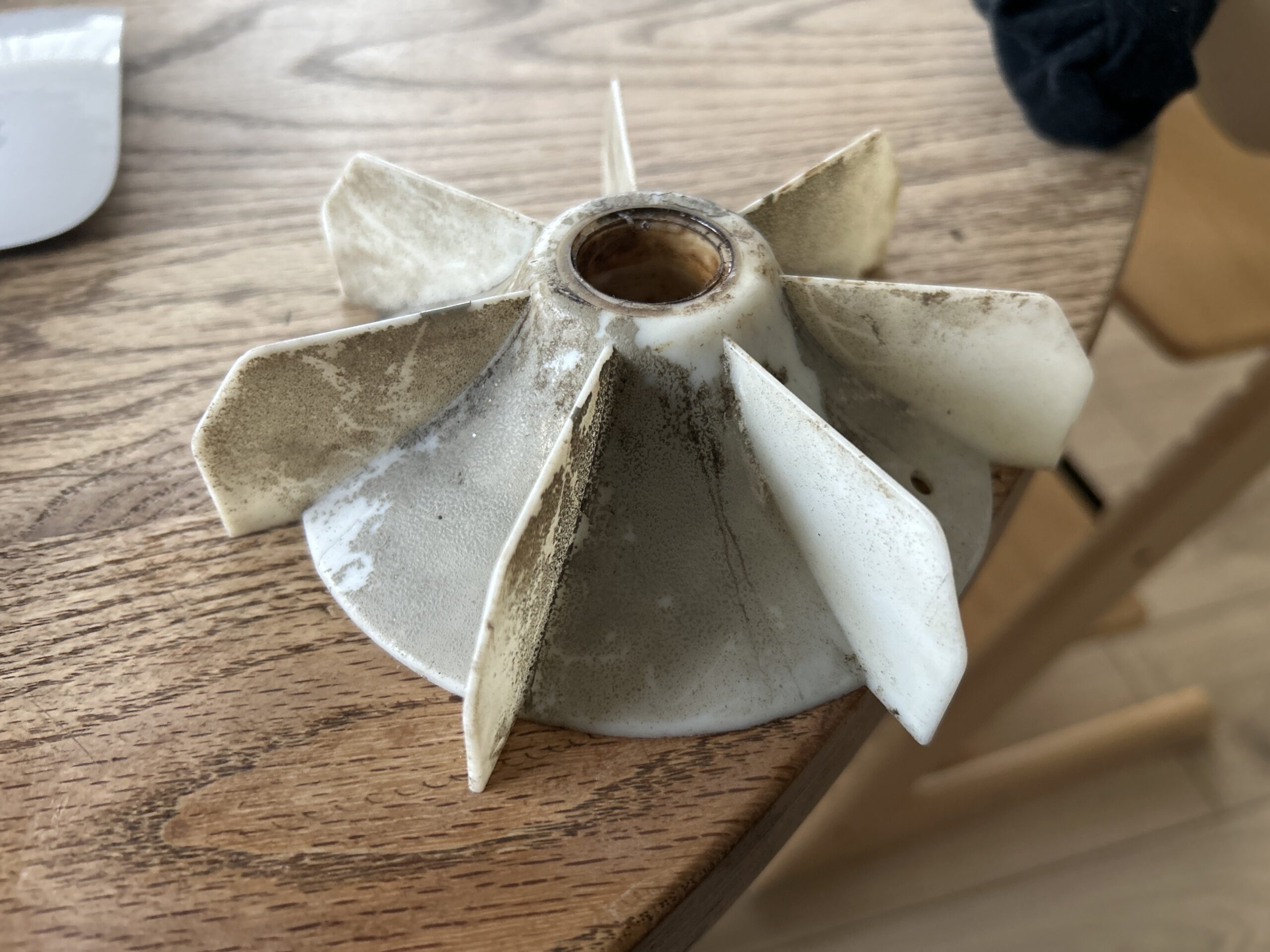 Turbine usée — avant